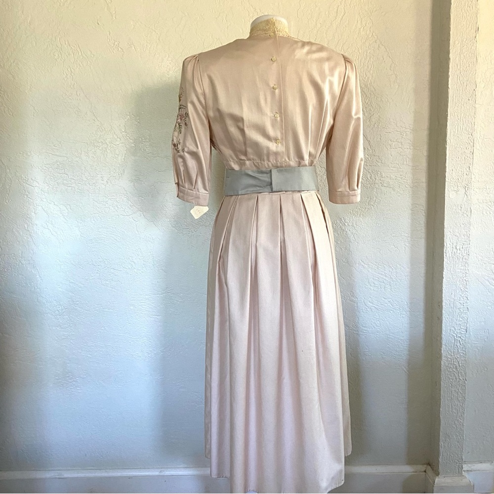 Vintage Dead Stock Donna Morgan 40s 50s Style Dress Floral Embroidered Blush - Picture 9 of 15